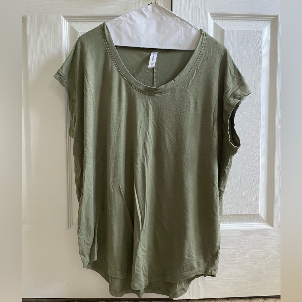 Athlete Green Flowy Tee